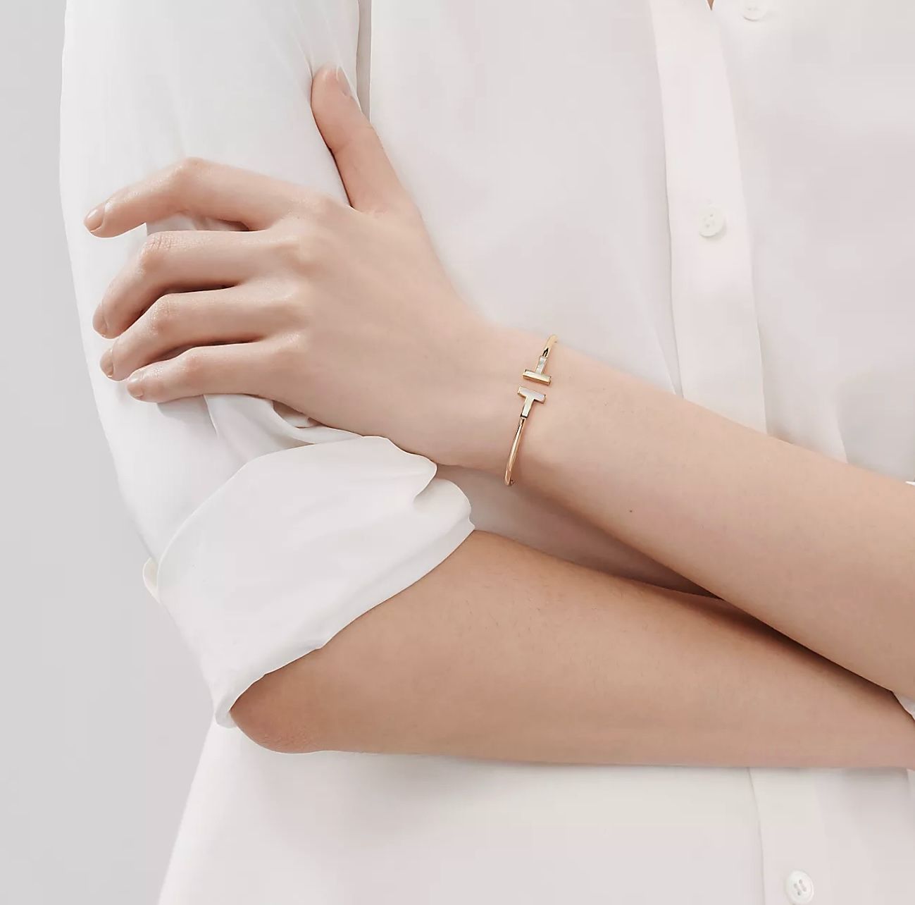 Tiffany & Co. T-Square Mother-of-Pearl Inset 18K Yellow Gold Bangle Bracelet – Retail Price: $3,292