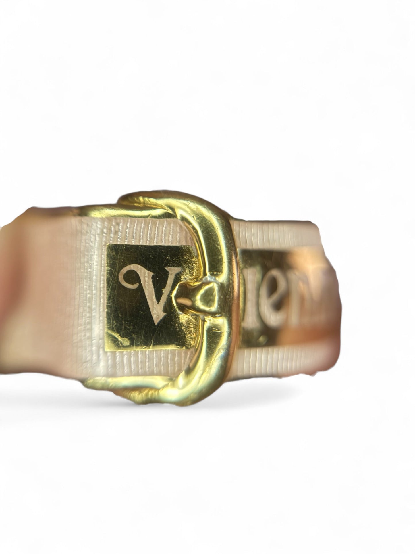 Vivienne Westwood Distorted Letter Belt-Ring in Pink Enamel – Retail Price: $290