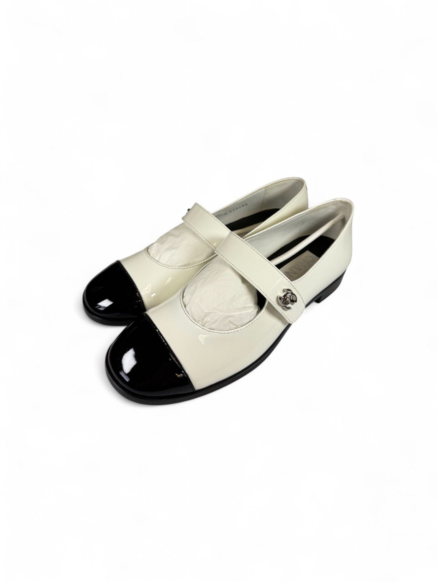 Chanel- Gold-Tone White Leather Mary Jane Pumps- 7.5 Retail Price：$1,580
