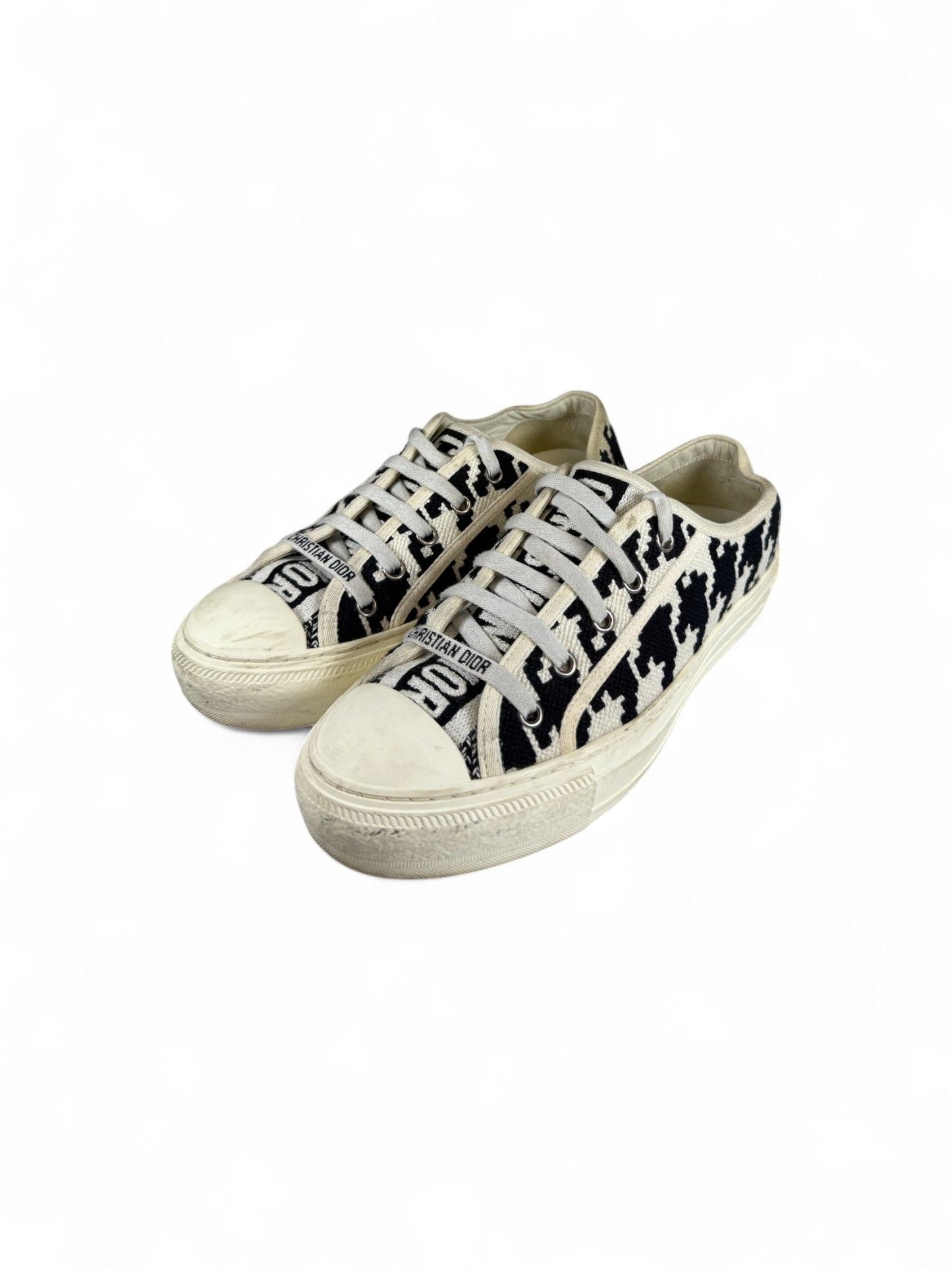 Dior- Beige Oblique Print Low-Top Sneaker- 40 | Retail Price: $990