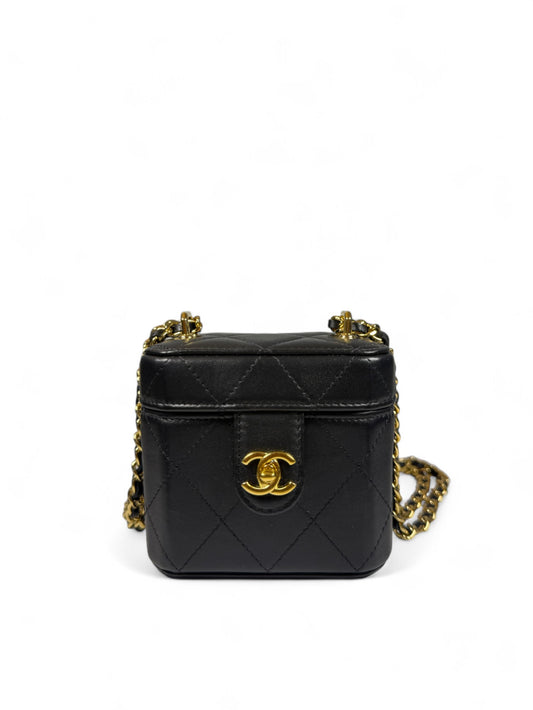 Chanel 23A Gold-Tone Chain Quilted Lambskin Mini Makeup Box Bag – Retail Price: $3,200 USD
