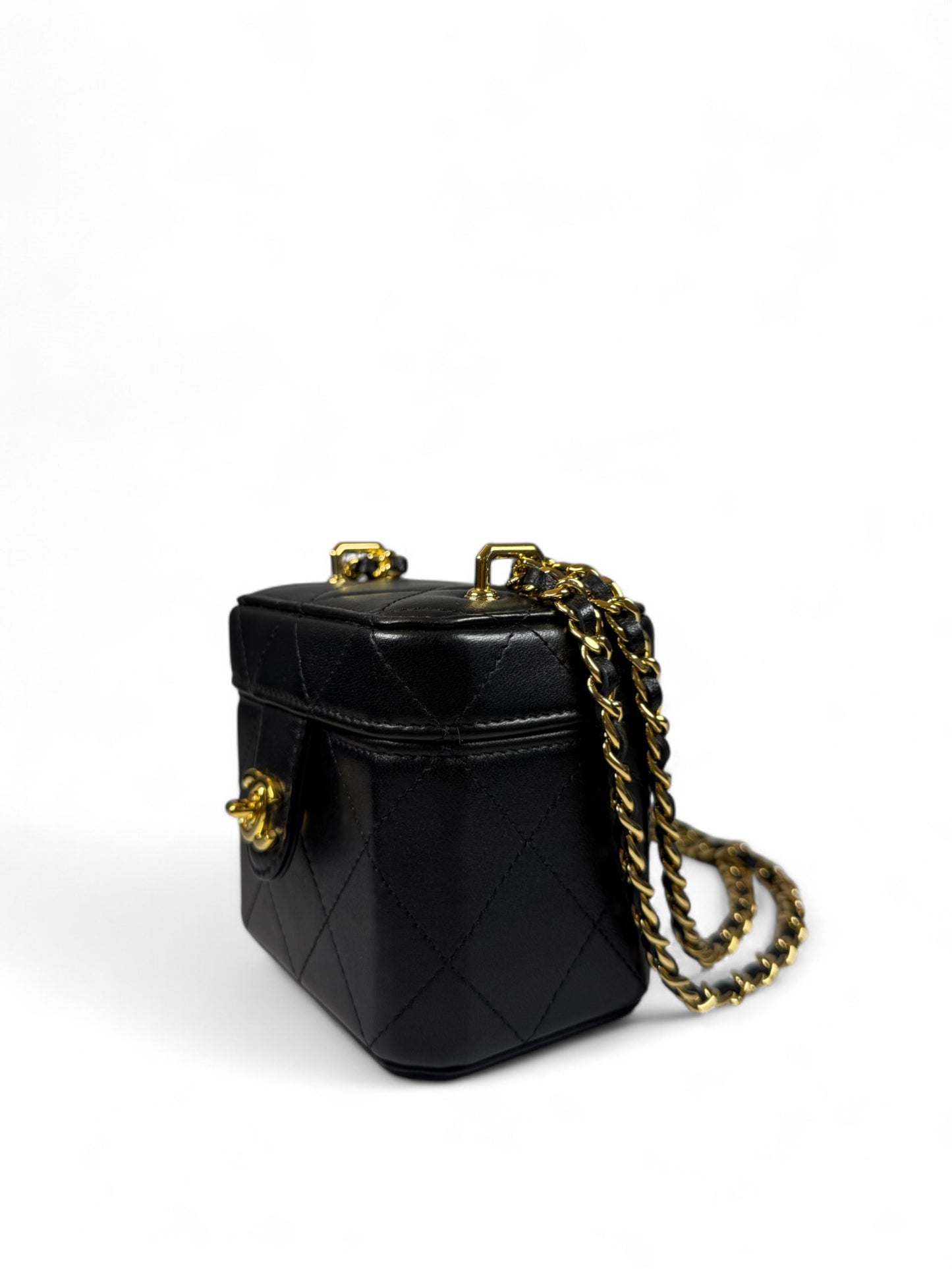 Chanel 23A Gold-Tone Chain Quilted Lambskin Mini Makeup Box Bag – Retail Price: $3,200 USD