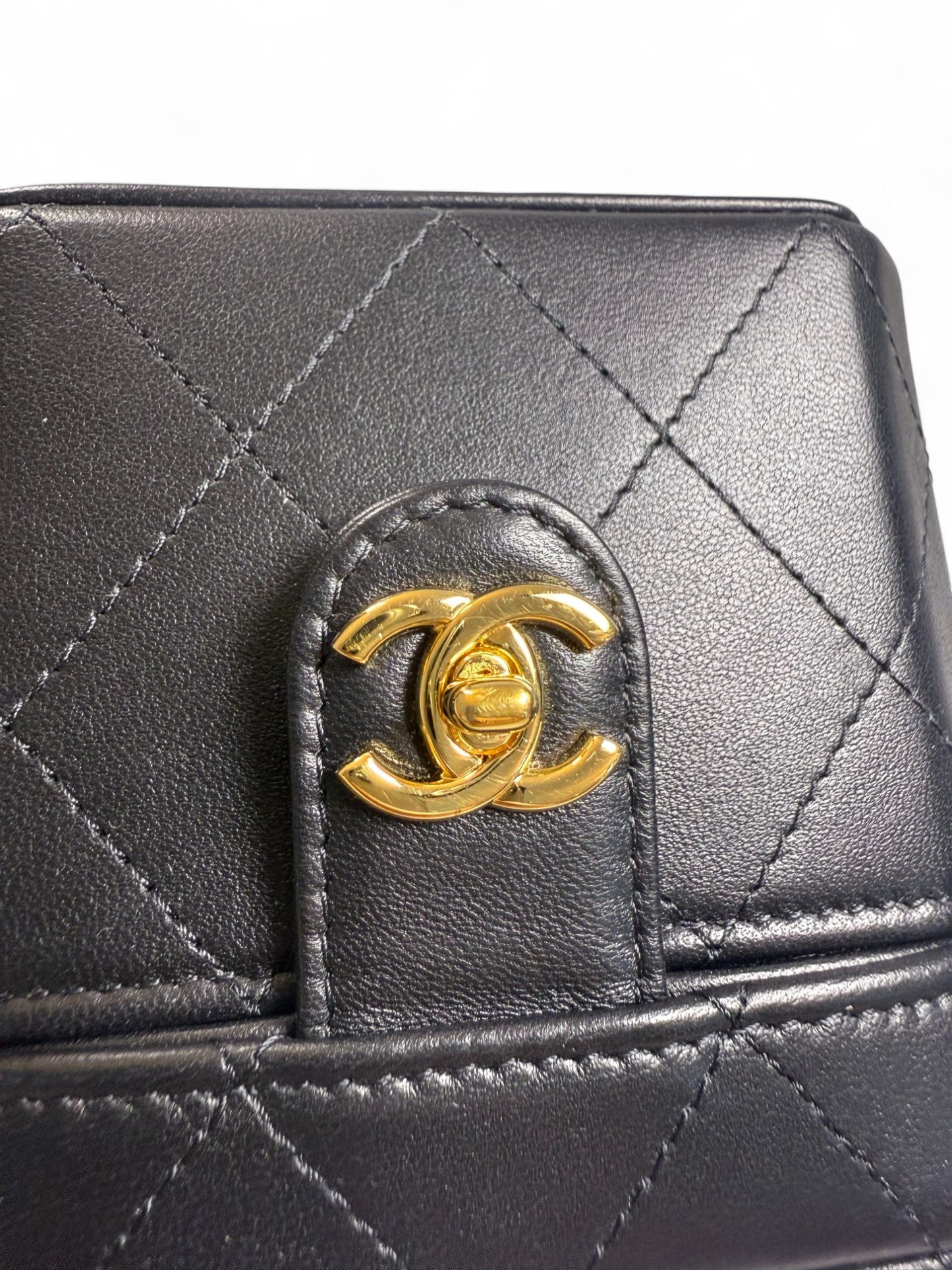 Chanel 23A Gold-Tone Chain Quilted Lambskin Mini Makeup Box Bag – Retail Price: $3,200 USD