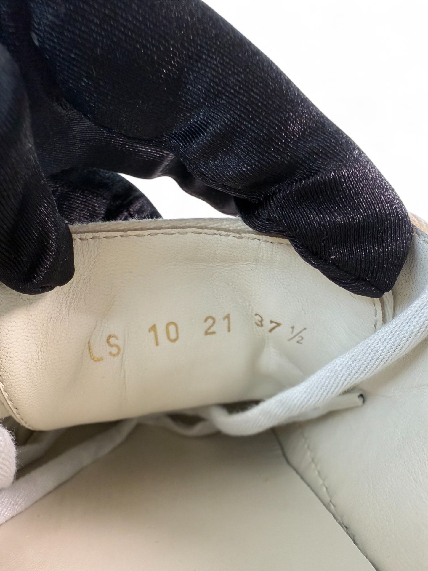 Dior Walk’n’Dior White/Platinum Platform Sneakers – Retail Price: $1,150 USD